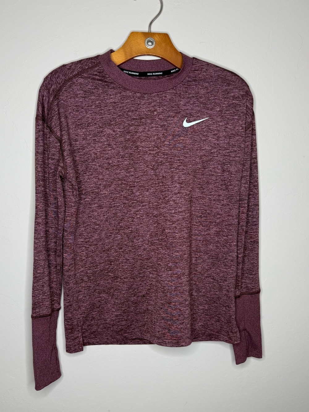 Nike Women's Running long sleeve Dri fit size XS thumbholes mauve